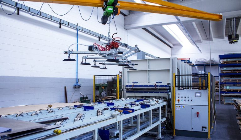 Pressatura dei laminati epossidici